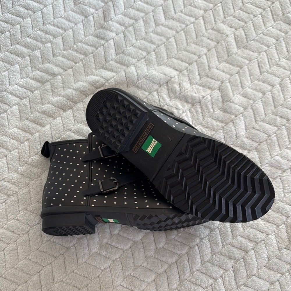 NWOT Cougar Polka Dot Rain Boots Size 7